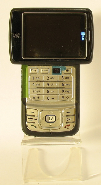LG U900